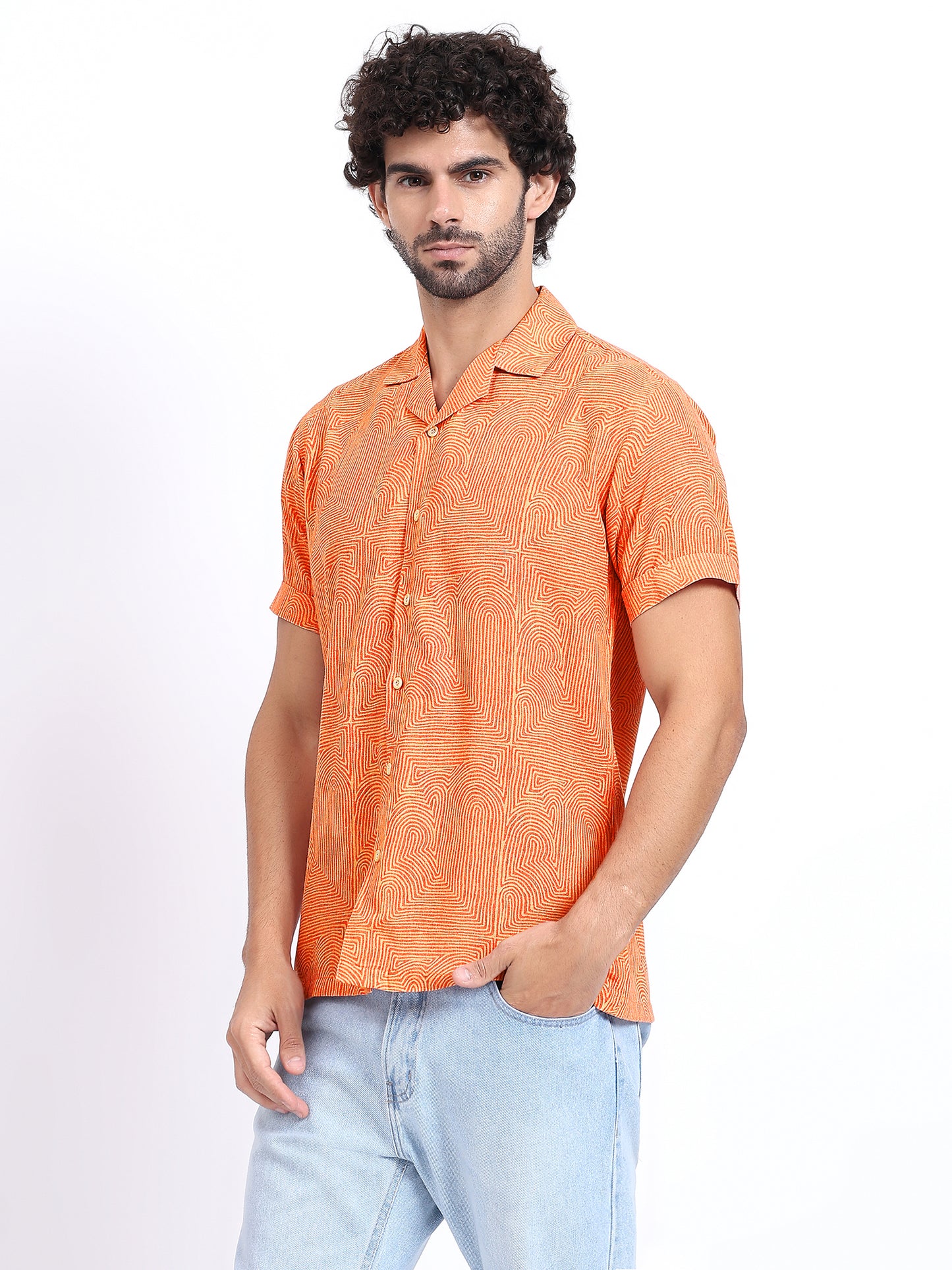 Casual Short-Sleeve Button-Down Shirt in Warm Orange Swirl Print