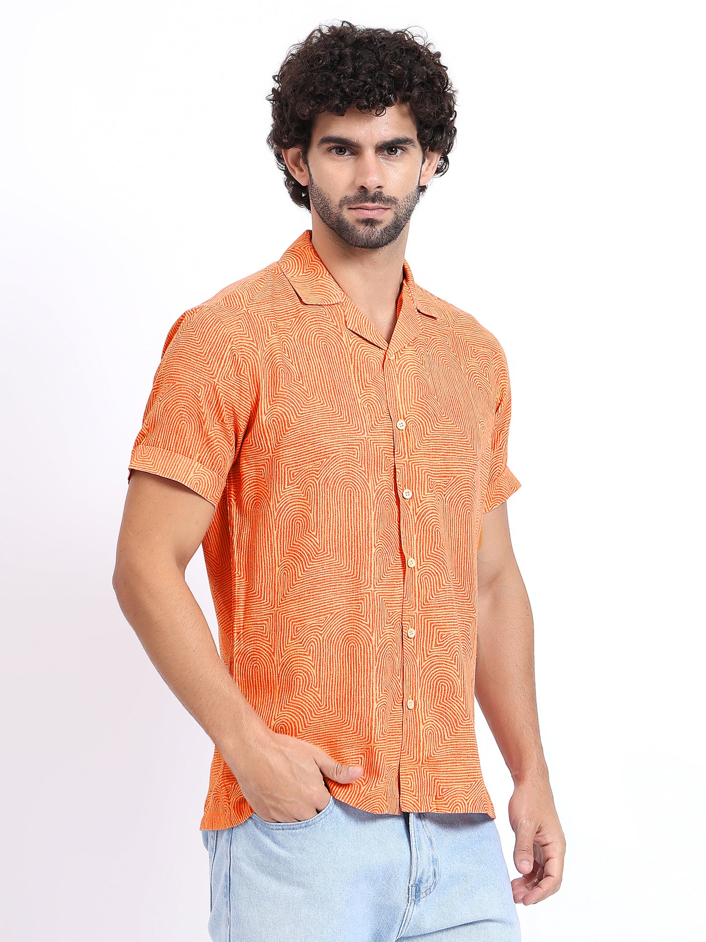 Casual Short-Sleeve Button-Down Shirt in Warm Orange Swirl Print